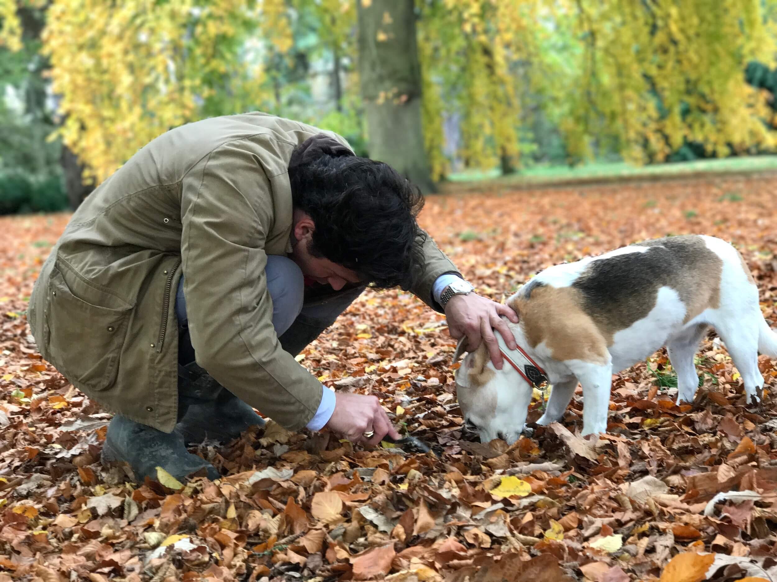 Ulf Büntgen and Lucy hunting for truffles in the Botanic Garden Cambridge 2017